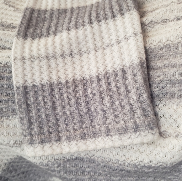 Sweater - Picture 4 of 5